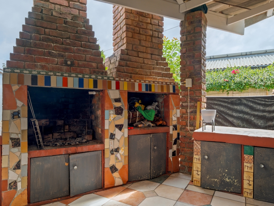 4 Bedroom Property for Sale in The Village Western Cape